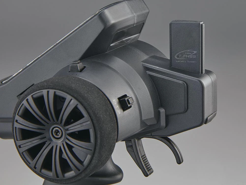 Futaba Radio 3PV + R203GF - Image 5