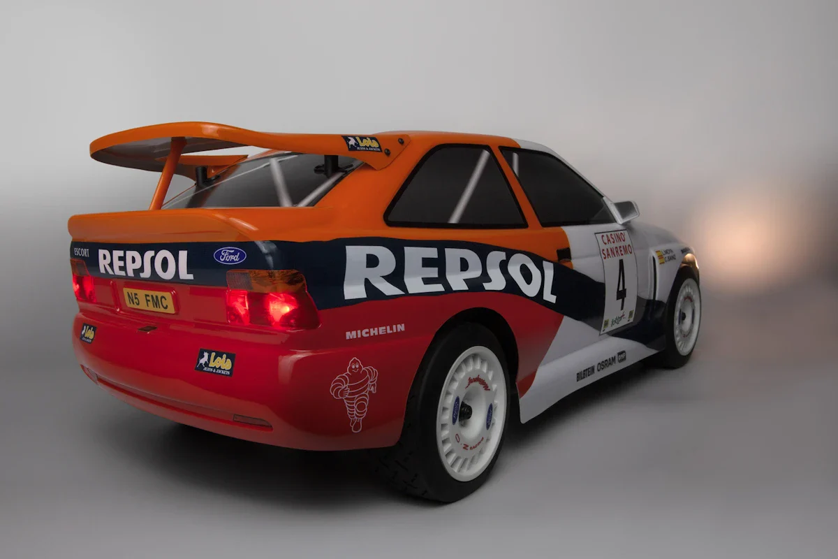 HPI Piste WR8 Flux Ford Escort RS Cosworth 1996 RTR 160558 - Image 6
