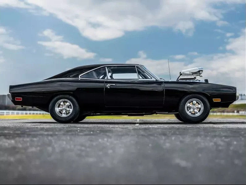 Kyosho Diecast Dodge Charger R/T 1970 Fast & Furious 1/12 KSR12008A - Image 9