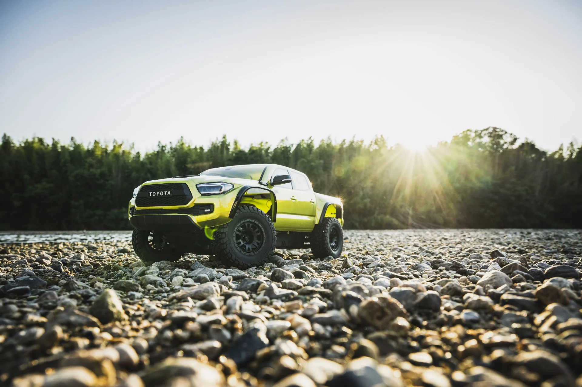 Kyosho KB10L Toyota Tacoma TRD Pro VE 3S RTR - Image 27