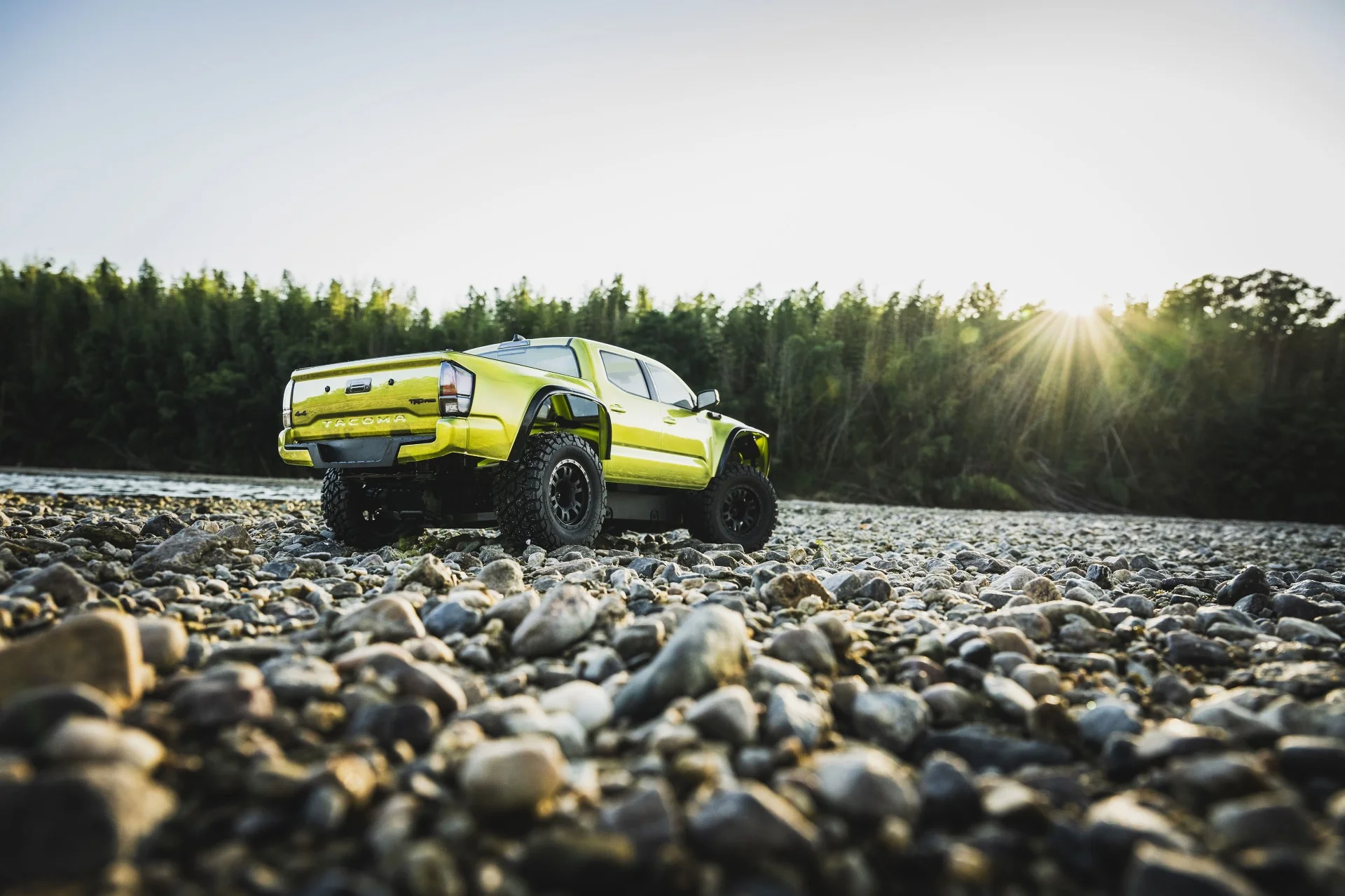 Kyosho KB10L Toyota Tacoma TRD Pro VE 3S RTR - Image 28