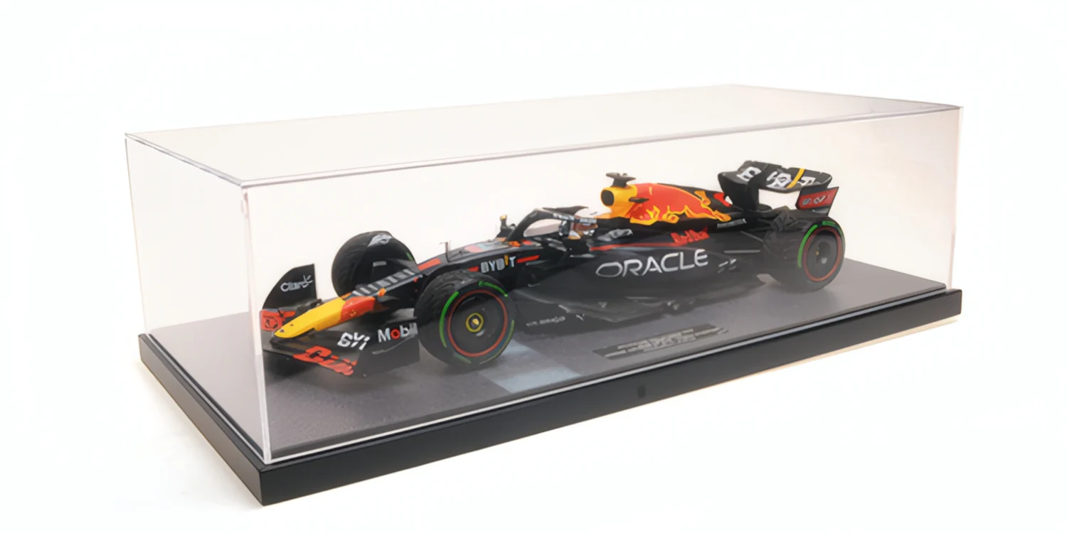 MiniChamps Red Bull RB18 1 Max Verstappen Japon 2022 127221801 - Image 7