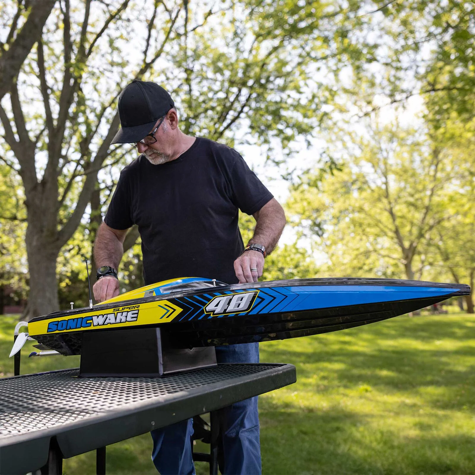 Pro Boat Sonicwake 48" 8S Deep-V RTR PRB08052 - Image 14